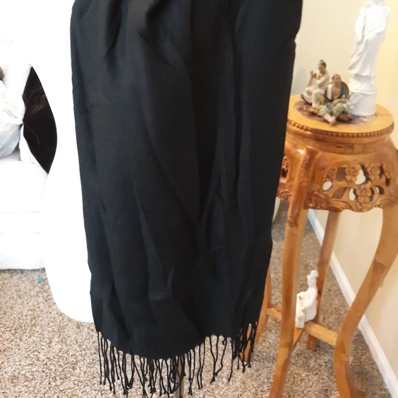 Cute 2 in 1 Scarf Black w/ Faux Fur EUC - Picture 7 of 14